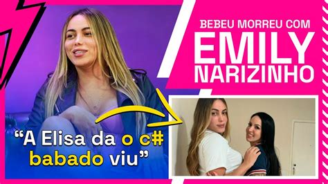 Emily narizinho dançando pelada toda molhada depois de sair do。